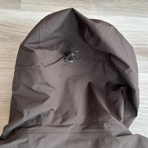 ALO Yoga Alpha Shell Jacket - Picture 12 of 12